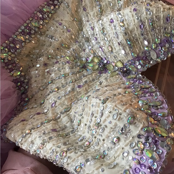 Vizcaya Quinceanera dress- Lavender-White like new! - Picture 4 of 5